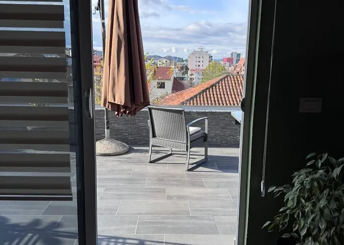 Terrace Escape Тирана